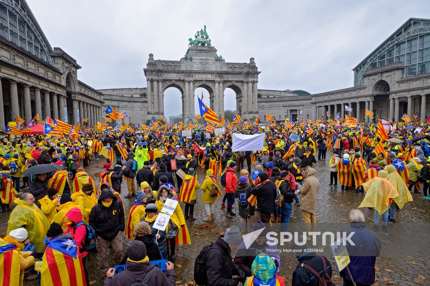 Catalans rally in Brussels in support of Carles Puigdemont