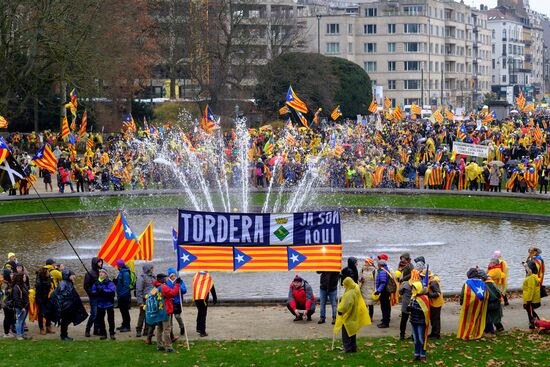 Catalans rally in Brussels in support of Carles Puigdemont