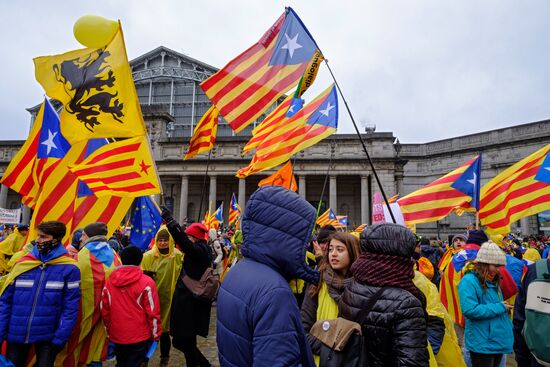 Catalans rally in Brussels in support of Carles Puigdemont