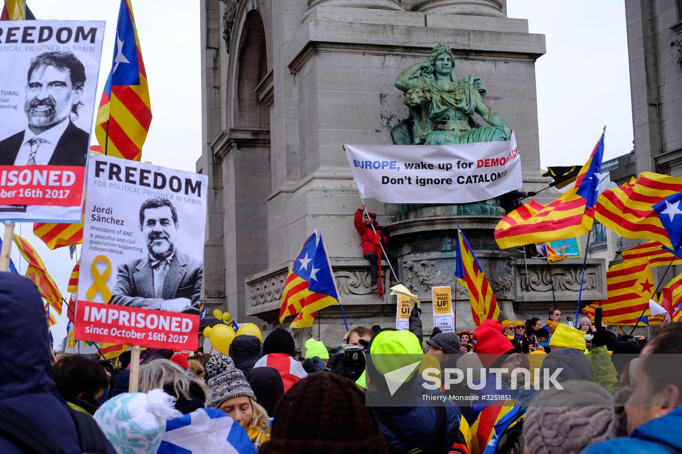 Catalans rally in Brussels in support of Carles Puigdemont