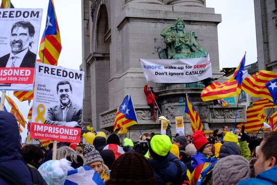 Catalans rally in Brussels in support of Carles Puigdemont