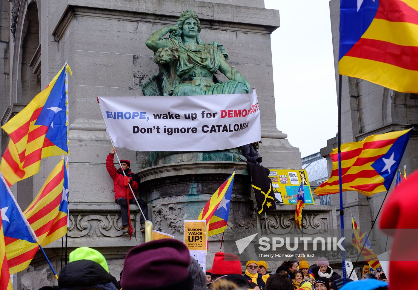 Catalans rally in Brussels in support of Carles Puigdemont
