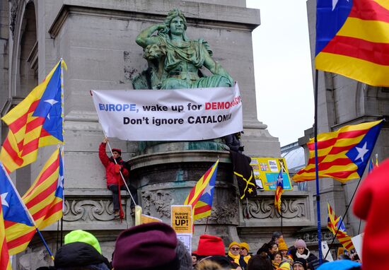 Catalans rally in Brussels in support of Carles Puigdemont