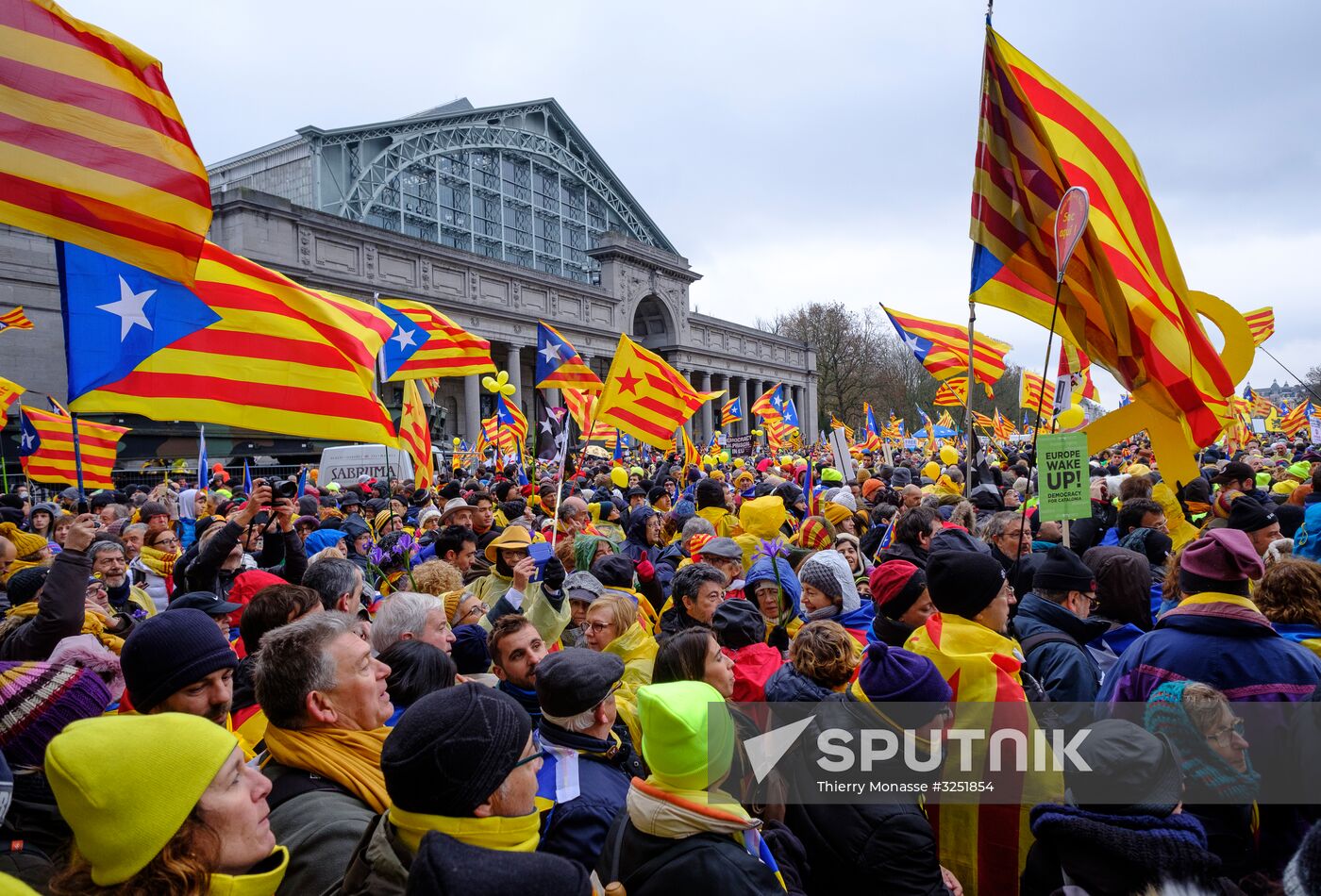 Catalans rally in Brussels in support of Carles Puigdemont