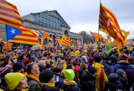 Catalans rally in Brussels in support of Carles Puigdemont