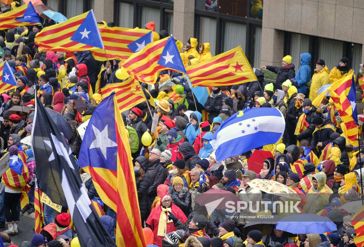 Catalans rally in Brussels in support of Carles Puigdemont