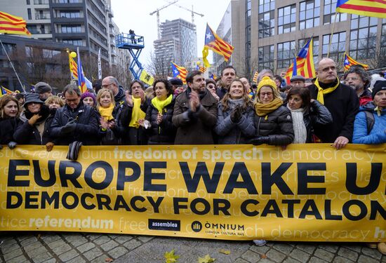 Catalans rally in Brussels in support of Carles Puigdemont