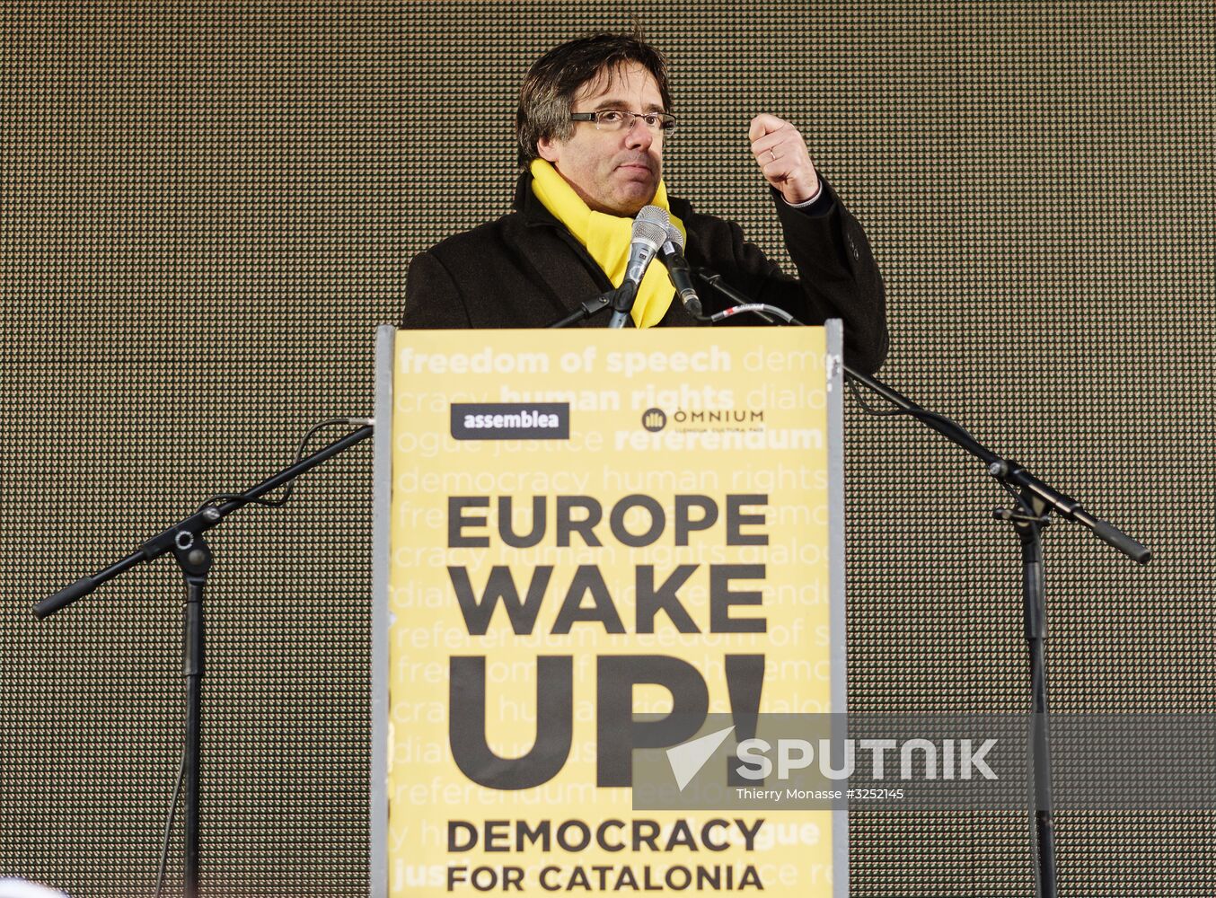 Catalans rally in Brussels in support of Carles Puigdemont