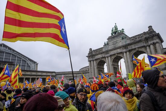 Catalans rally in Brussels in support of Carles Puigdemont