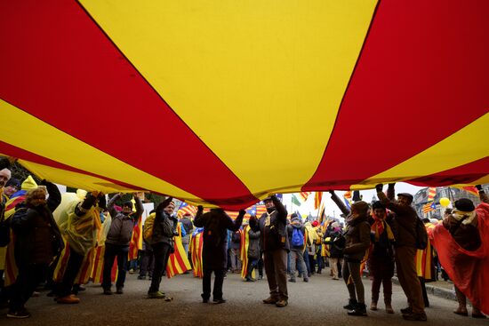Catalans rally in Brussels in support of Carles Puigdemont