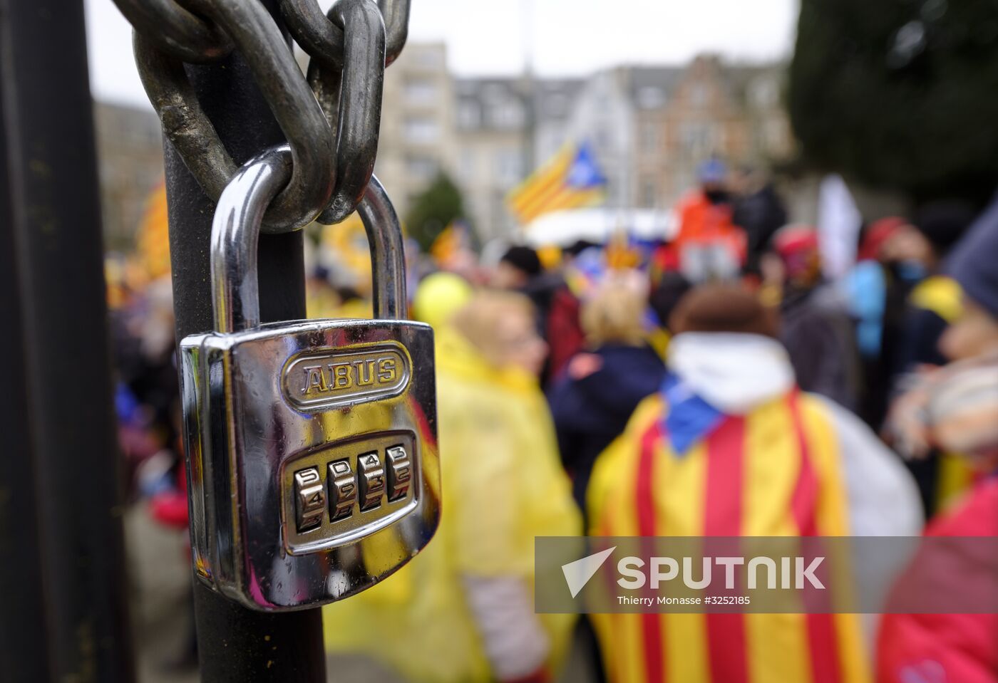 Catalans rally in Brussels in support of Carles Puigdemont