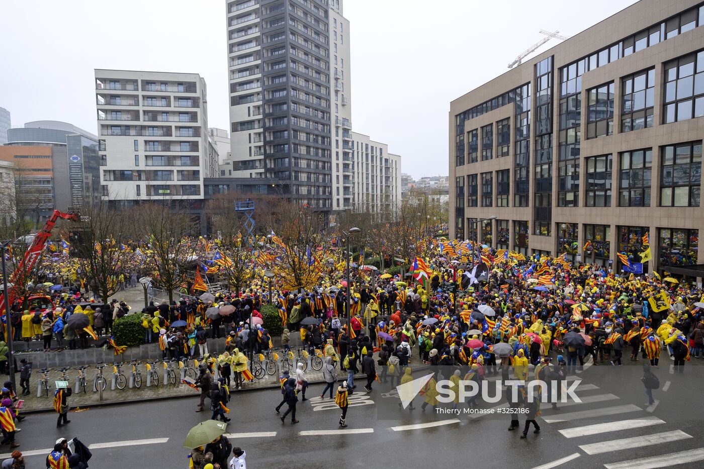 Catalans rally in Brussels in support of Carles Puigdemont