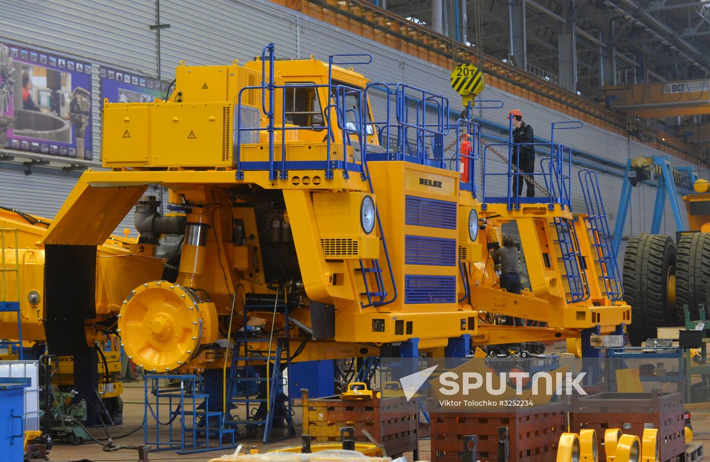 Production of large dump trucks at BelAZ Plant
