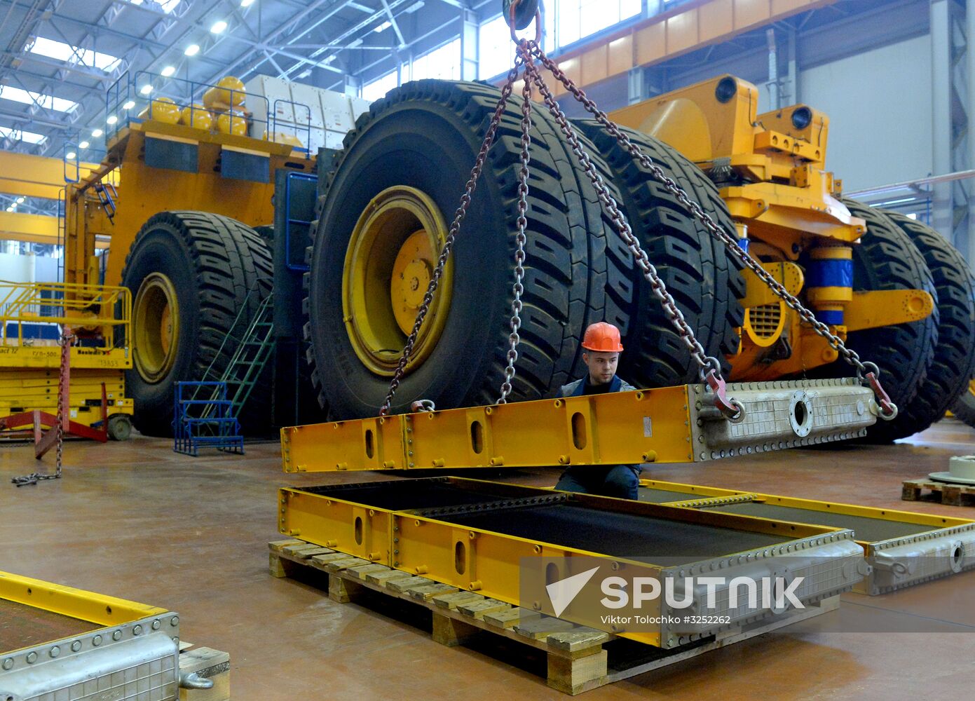 Production of large dump trucks at BelAZ Plant