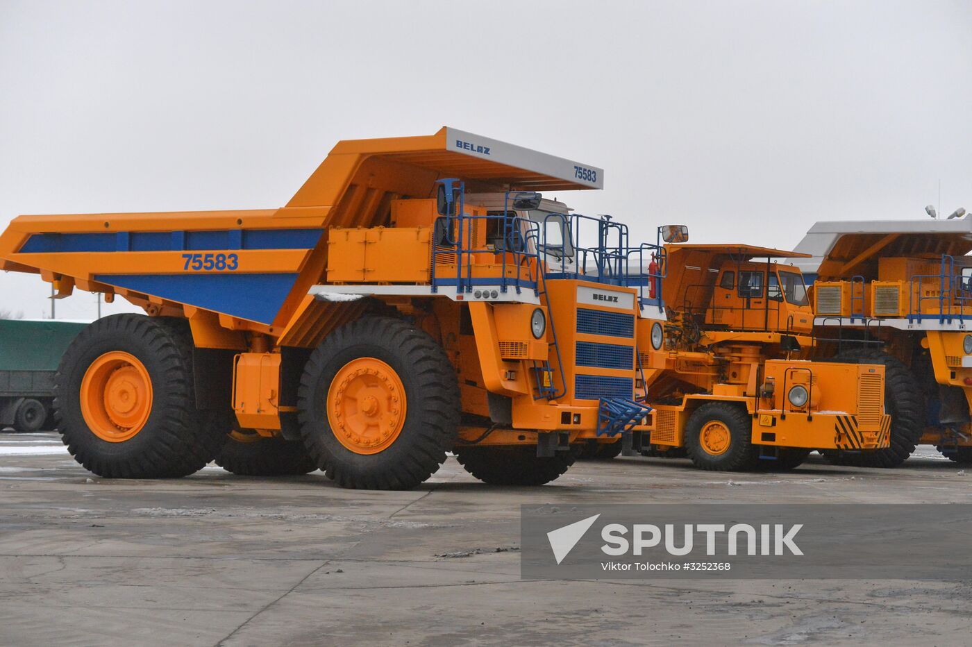 Production of large dump trucks at BelAZ Plant
