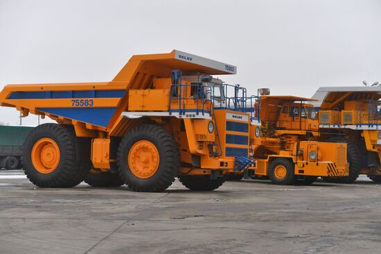 Production of large dump trucks at BelAZ Plant