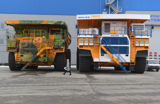 Production of large dump trucks at BelAZ Plant