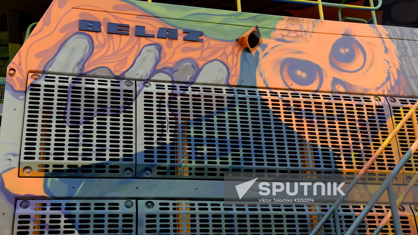 Production of large dump trucks at BelAZ Plant