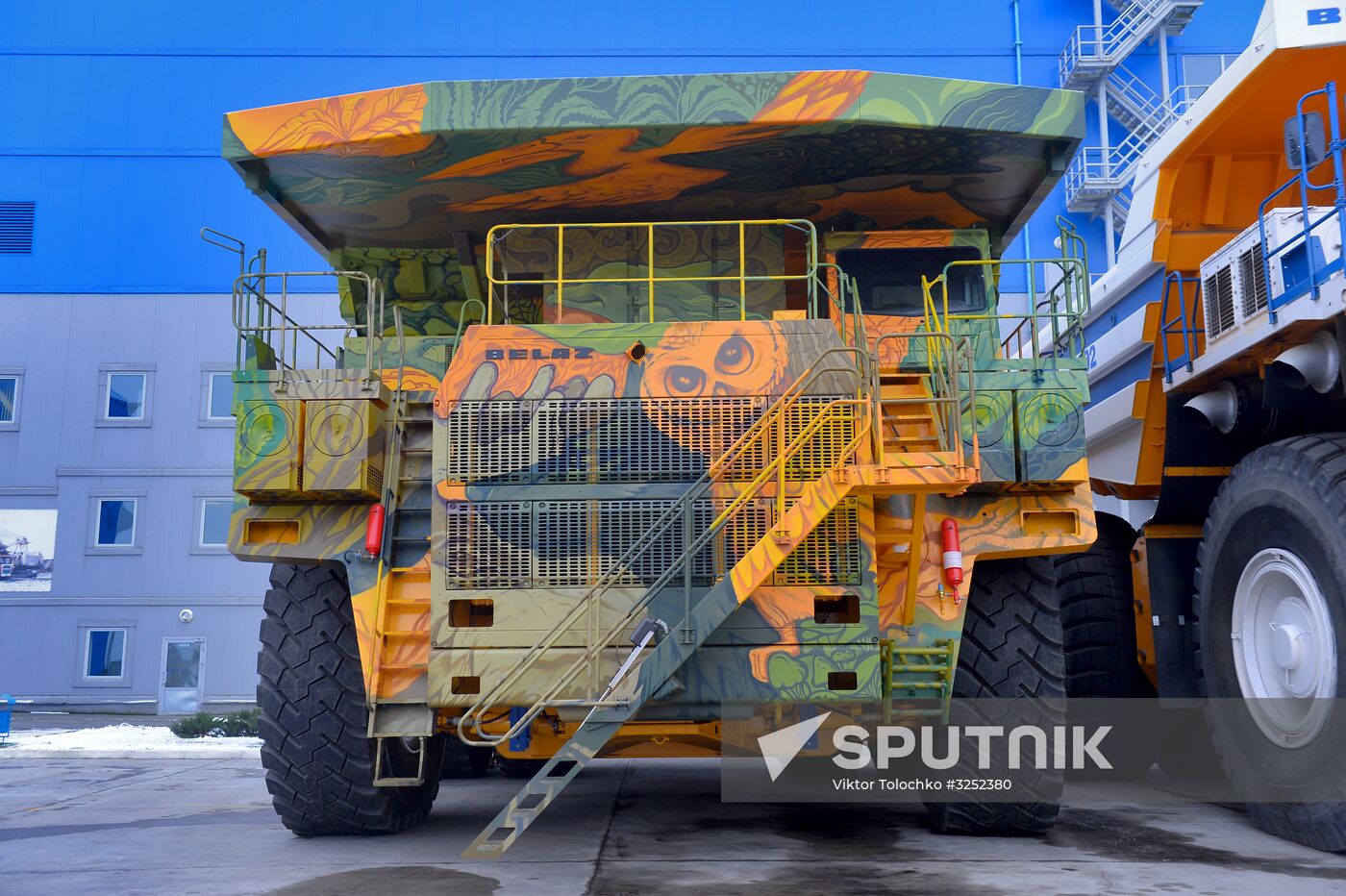Production of large dump trucks at BelAZ Plant