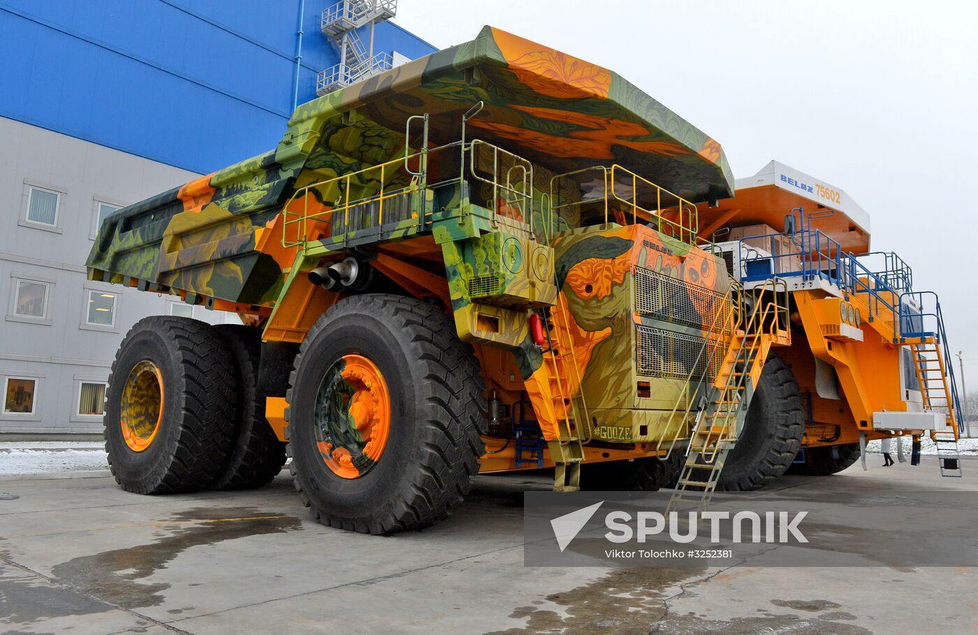 Production of large dump trucks at BelAZ Plant