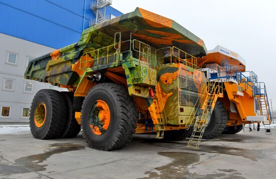 Production of large dump trucks at BelAZ Plant