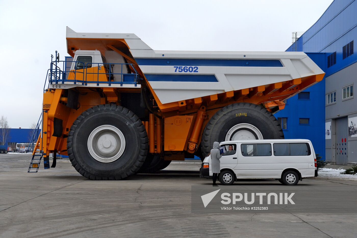 Production of large dump trucks at BelAZ Plant
