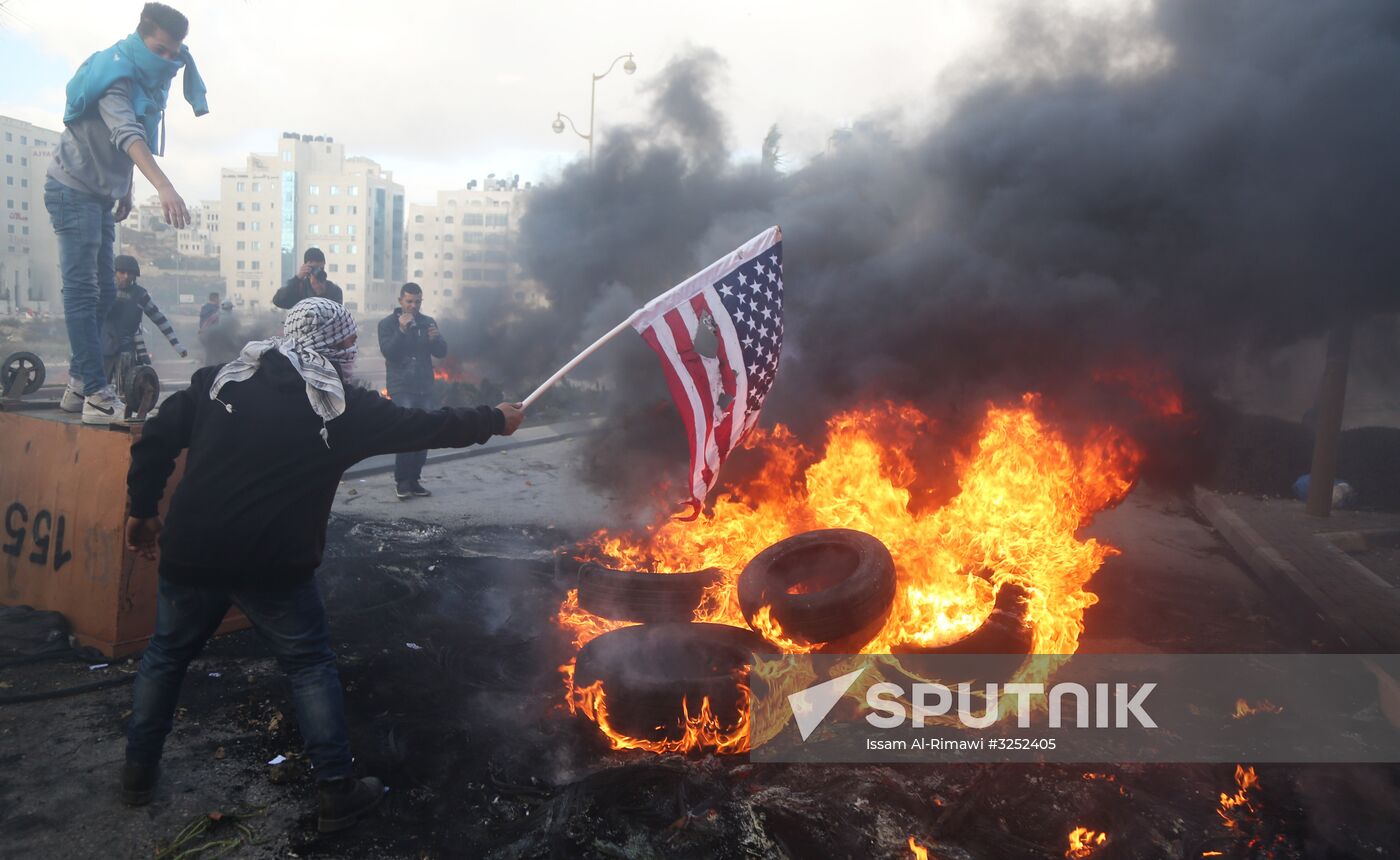 Protests in Palestine against decision to recognize Jerusalem capital of Israel
