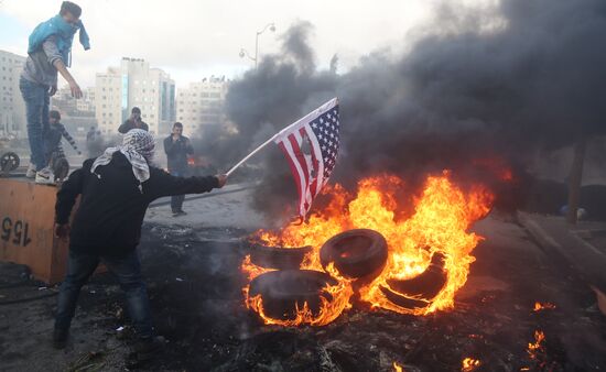 Protests in Palestine against decision to recognize Jerusalem capital of Israel