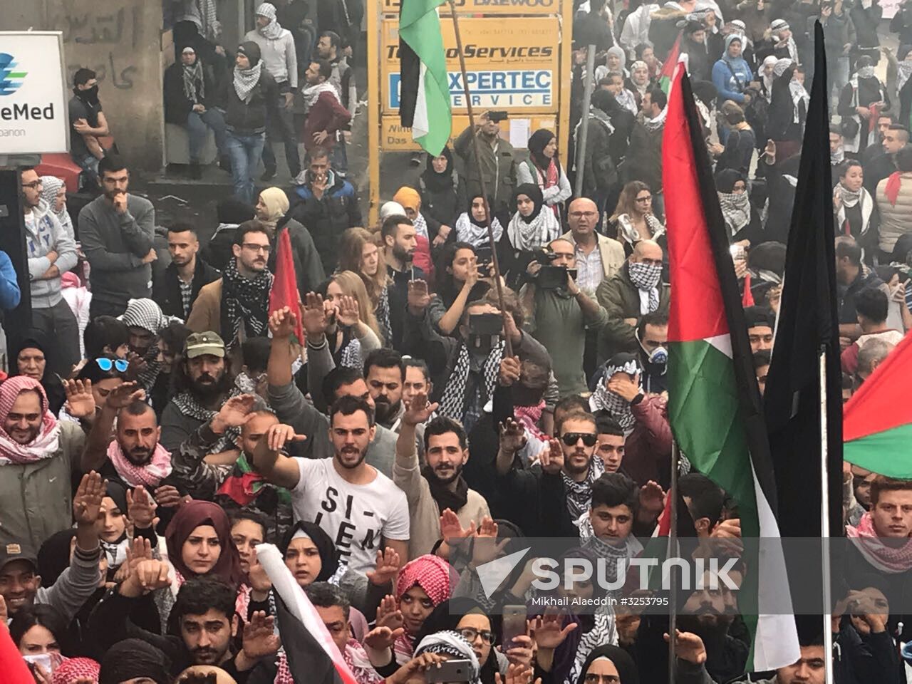 Rally outside US Embassy in Lebanon against Trump's decision on Jerusalem