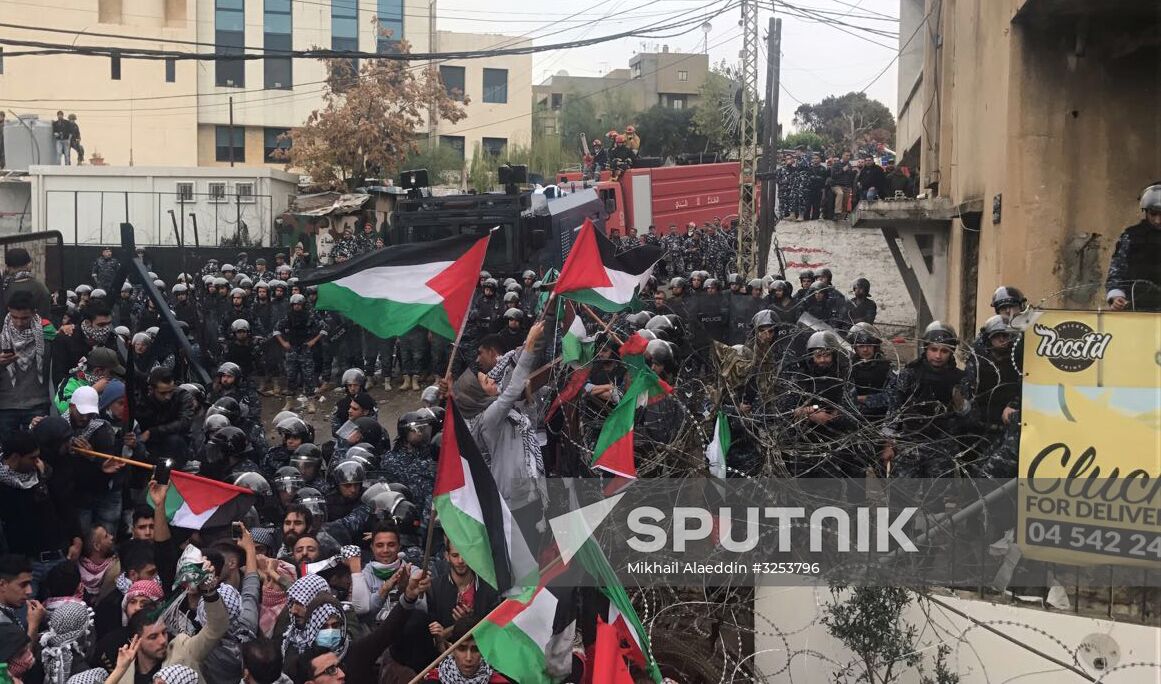 Rally outside US Embassy in Lebanon against Trump's decision on Jerusalem
