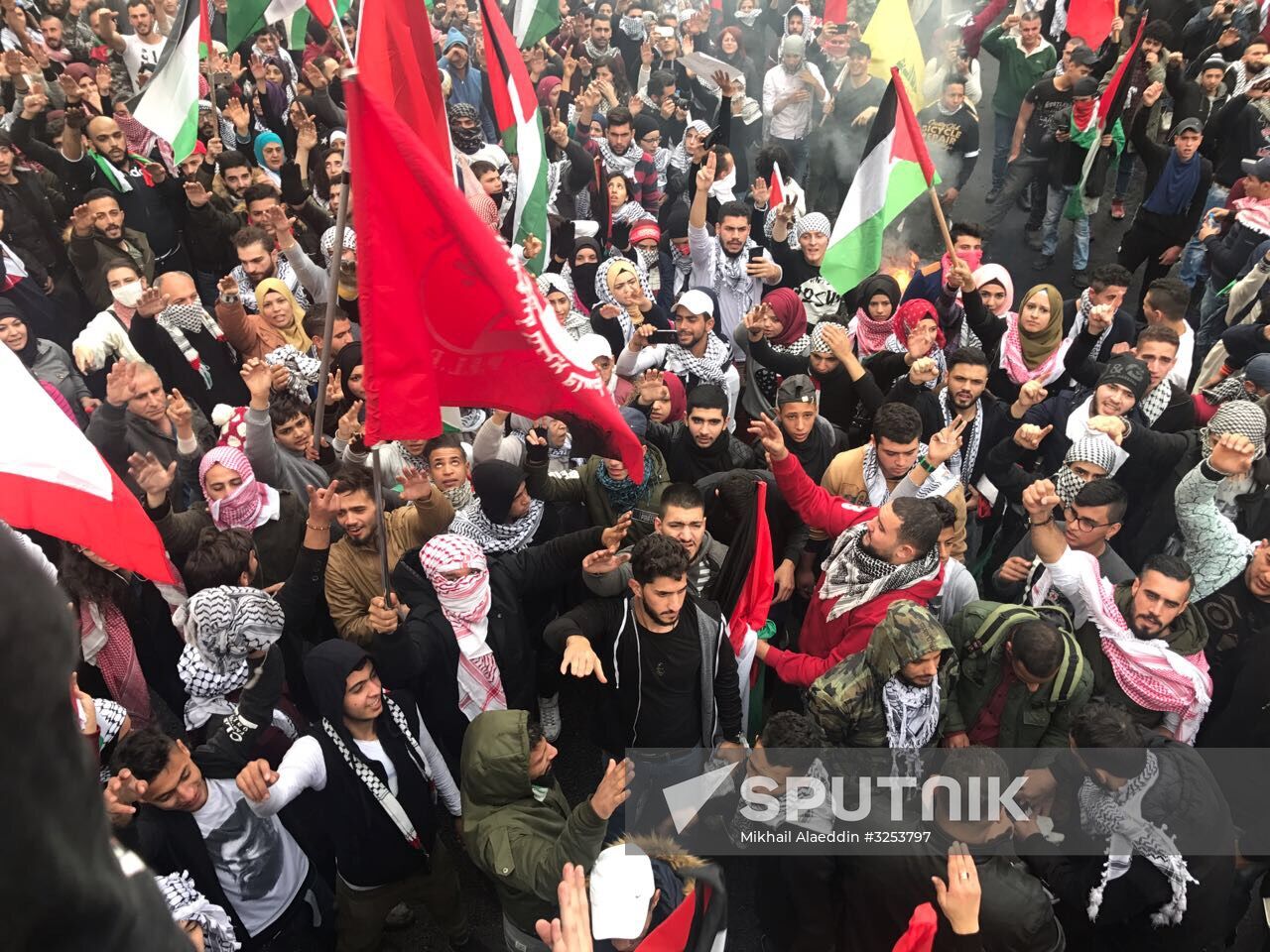 Rally outside US Embassy in Lebanon against Trump's decision on Jerusalem