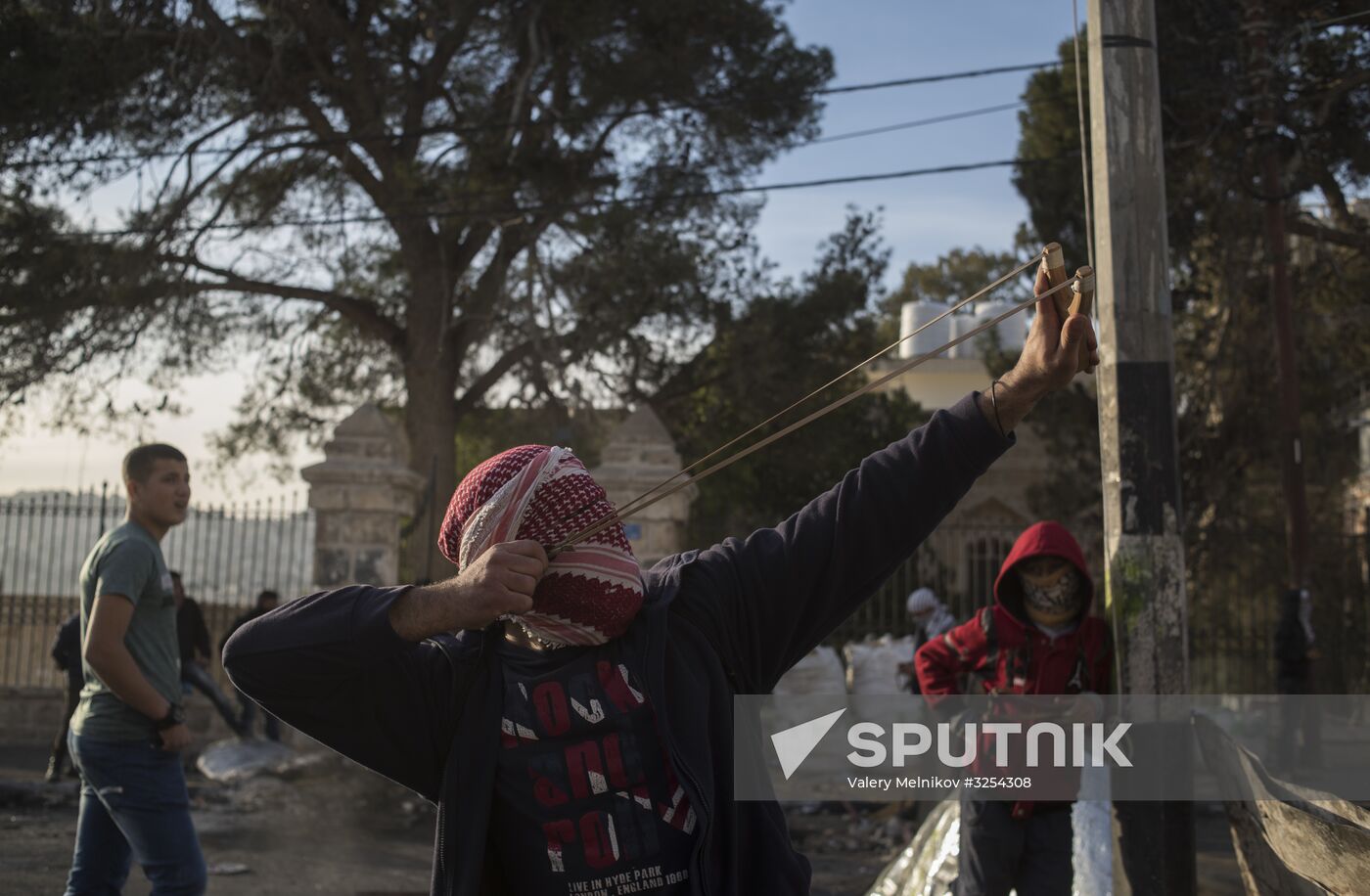 Situation at border between Israel and Palestine