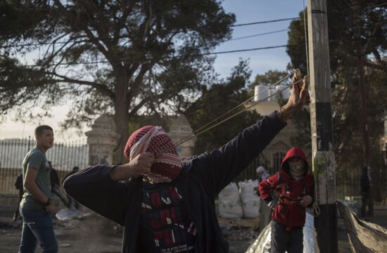 Situation at border between Israel and Palestine
