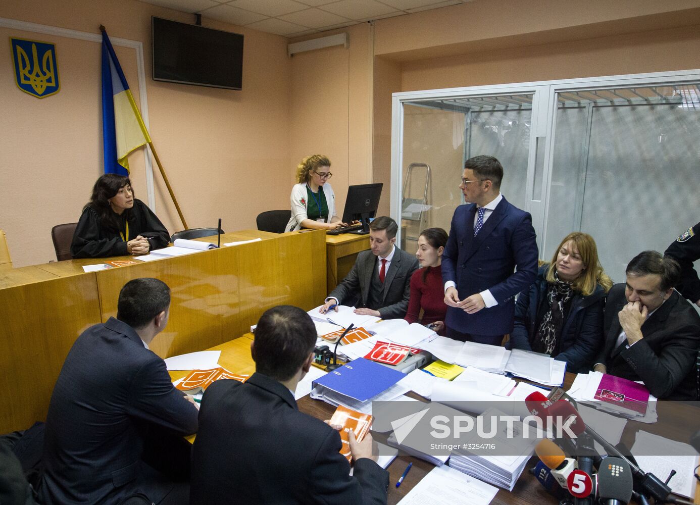 Action in support of Mikheil Saakashvili at court building in Kiev