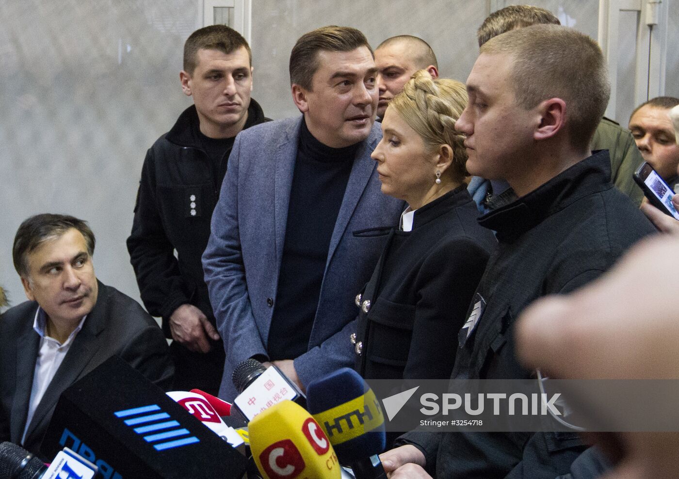 Action in support of Mikheil Saakashvili at court building in Kiev