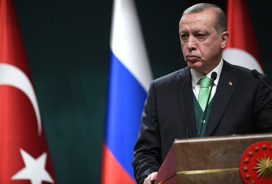 Vladimir Putin pays working visit to Turkey