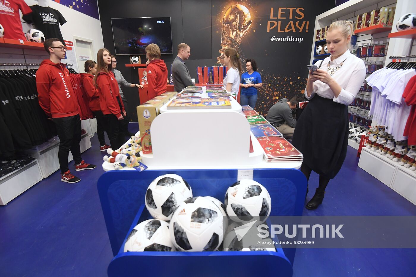 Official 2018 FIFA World Cup souvenirs store opens in Moscow