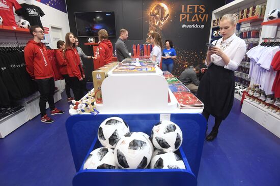 Official 2018 FIFA World Cup souvenirs store opens in Moscow