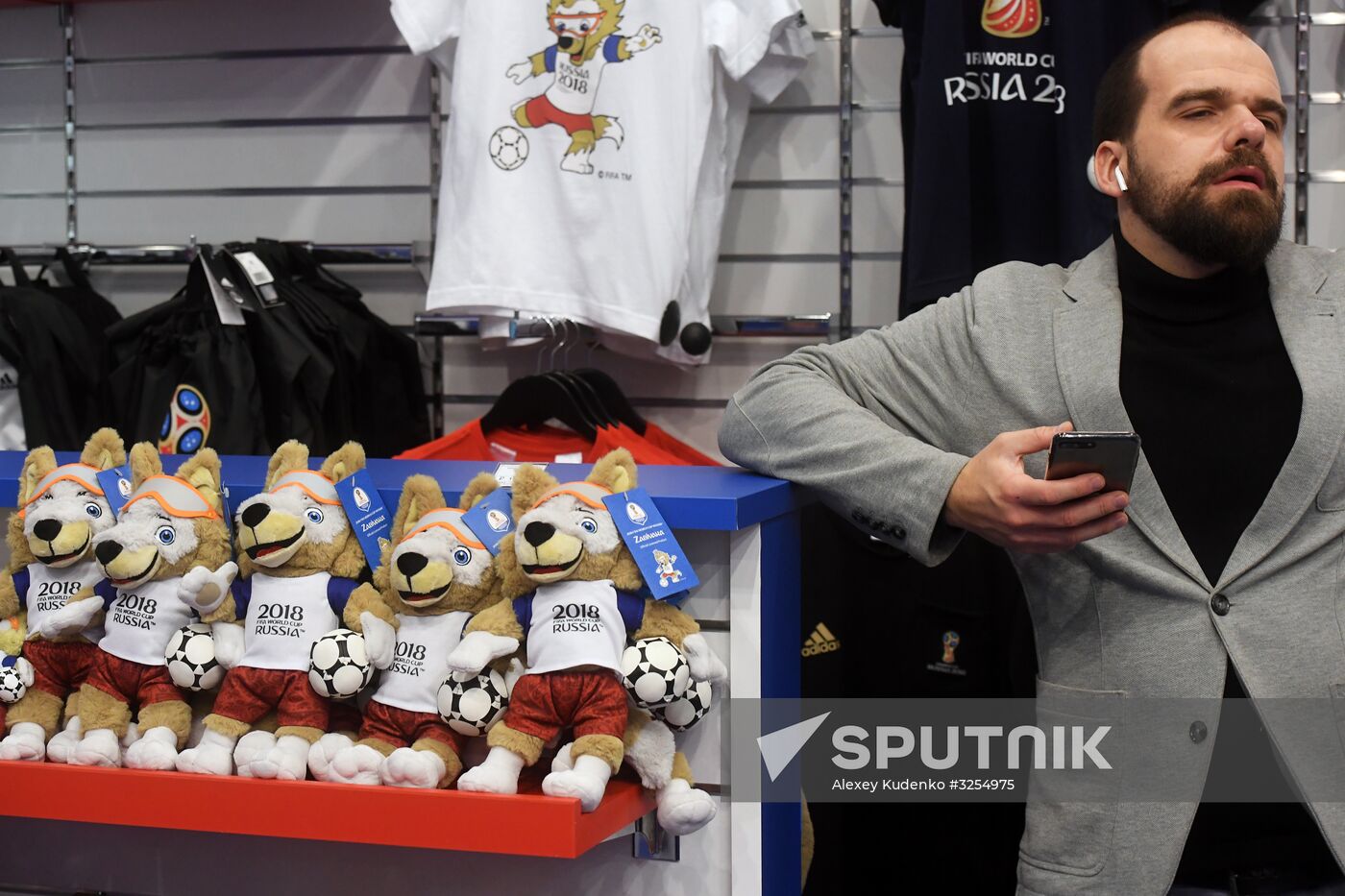 Official 2018 FIFA World Cup souvenirs store opens in Moscow