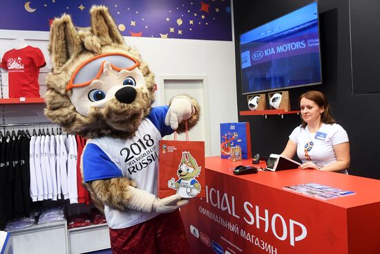 Official 2018 FIFA World Cup souvenirs store opens in Moscow