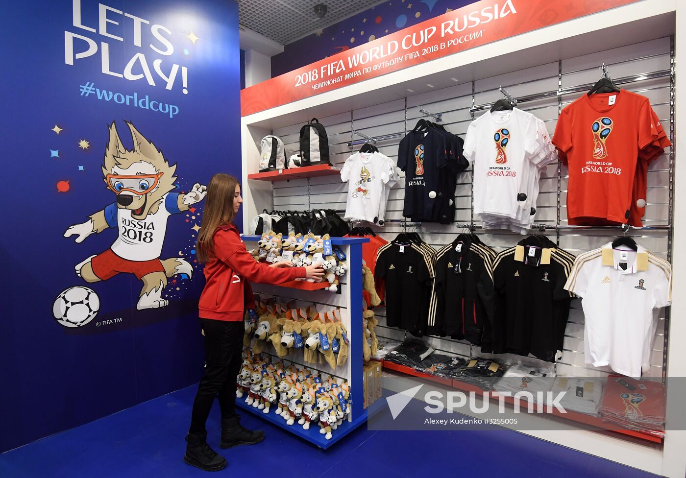 Official 2018 FIFA World Cup souvenirs store opens in Moscow