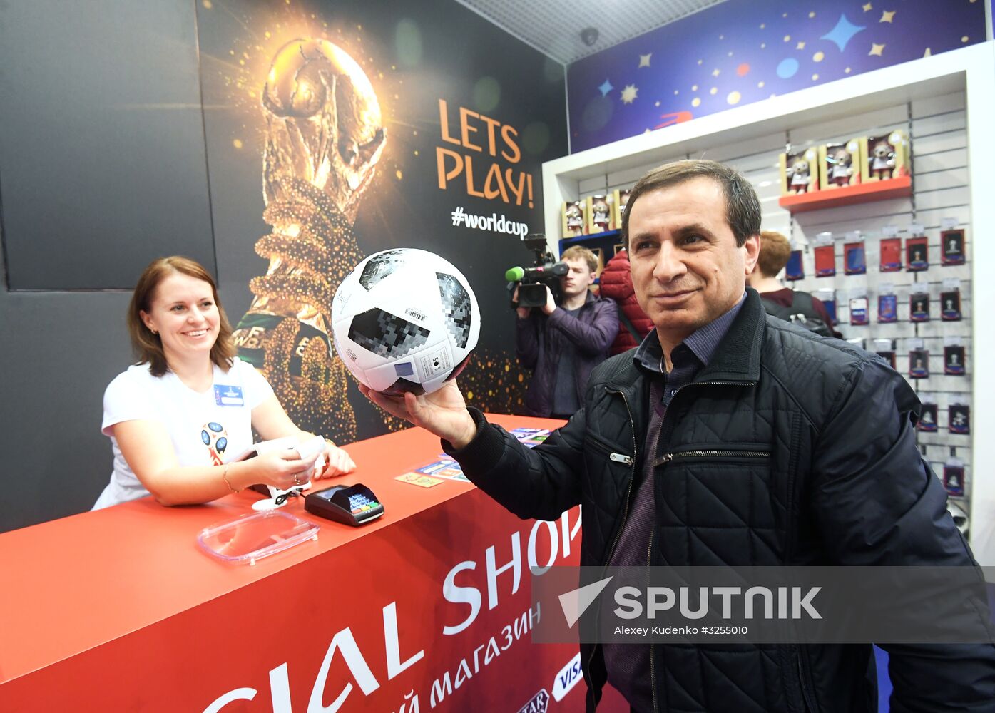 Official 2018 FIFA World Cup souvenirs store opens in Moscow