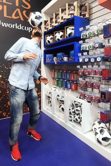 Official 2018 FIFA World Cup souvenirs store opens in Moscow