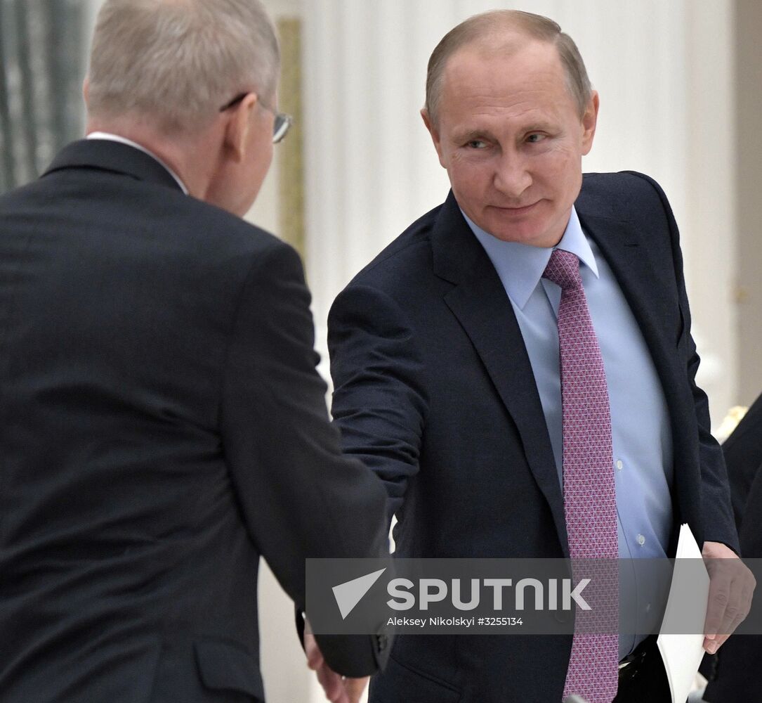 President Putin meets with Russia's Constitutional Court judges