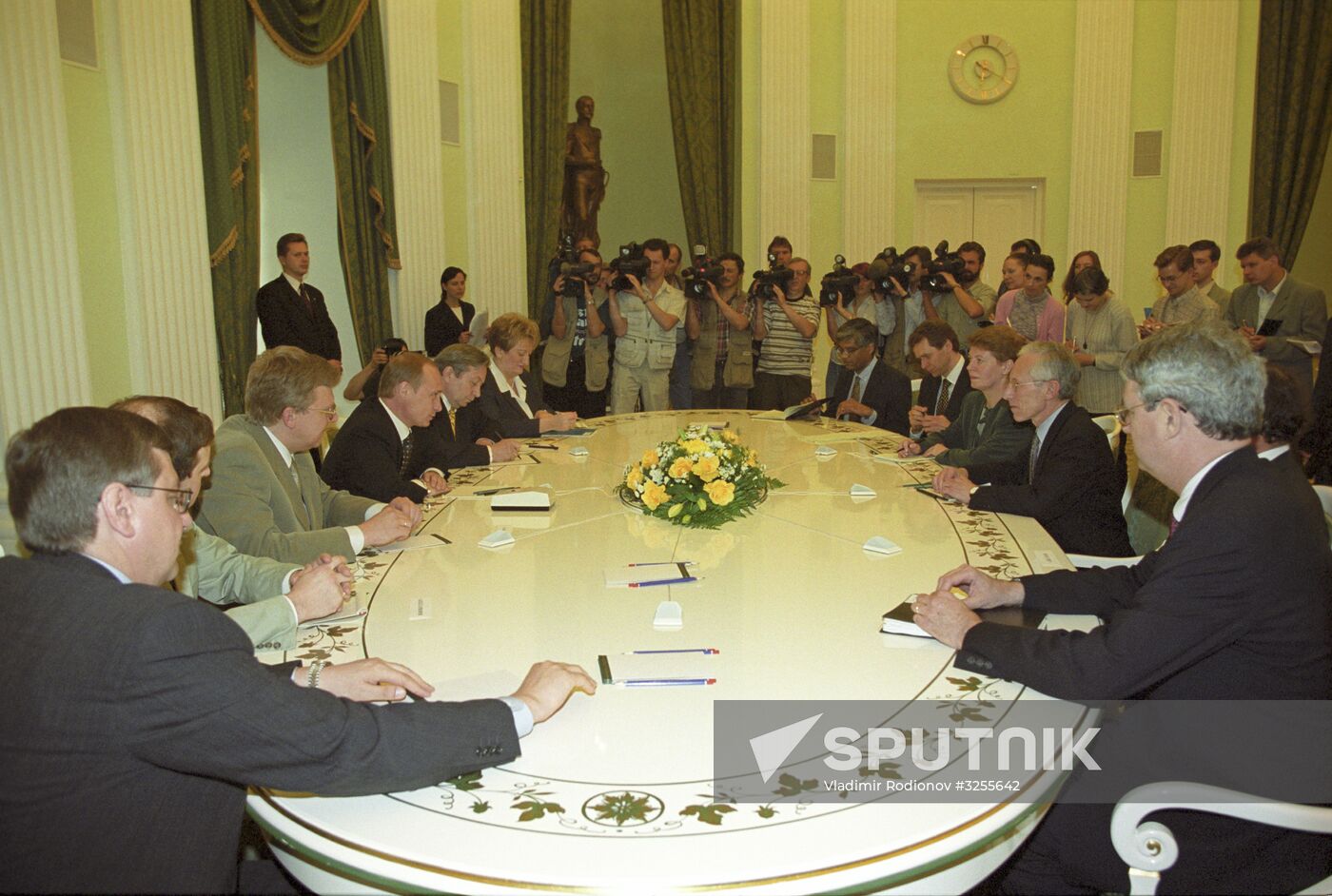 First Deputy Managing Director of International Monetary Fund Stanley Fischer visits Moscow