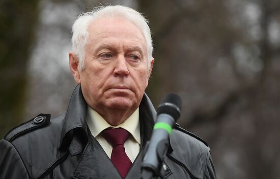 Monument to Chernobyl nuclear disaster relief workers unveiled