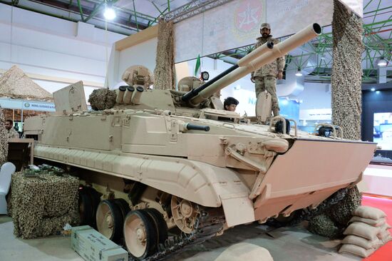 Gulf Defense & Aerospace 2017 international exhibition for arms and military equipment