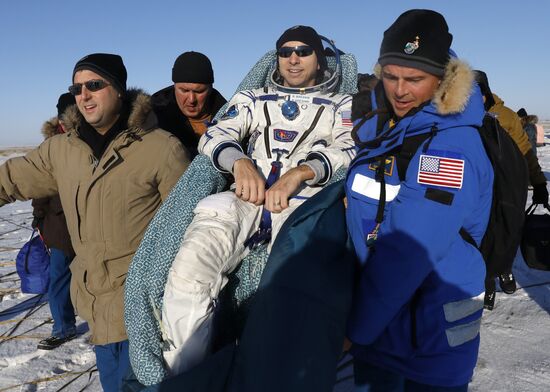 Soyuz MS-05 manned spacecraft landing
