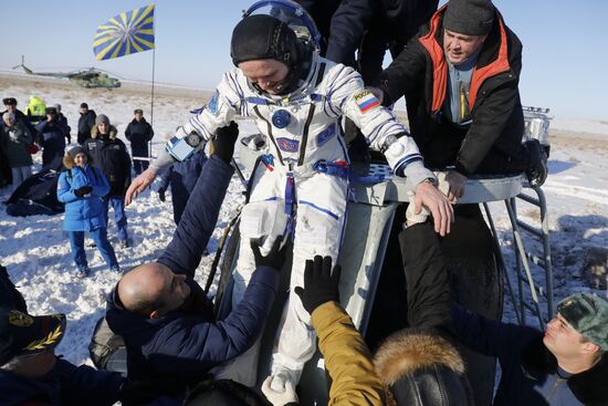 Soyuz MS-05 manned spacecraft landing