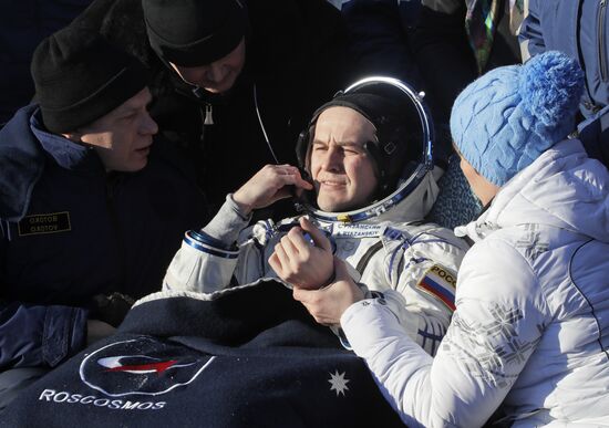 Soyuz MS-05 manned spacecraft landing